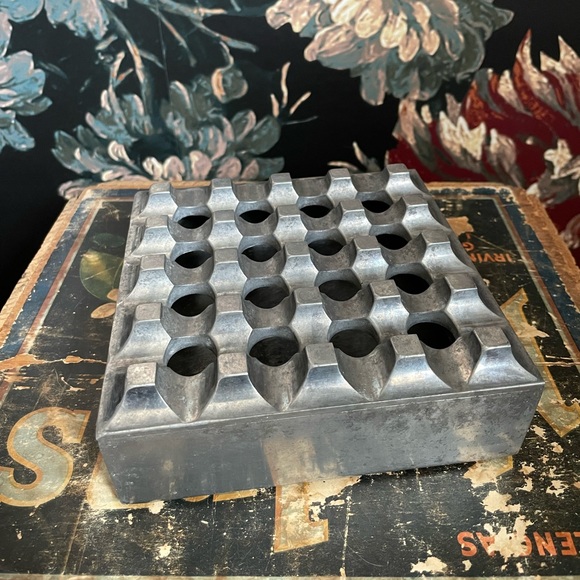 ❌SOLD❌ VTG Swedish MCM Aluminum Ultima Ashtray - Picture 3 of 17